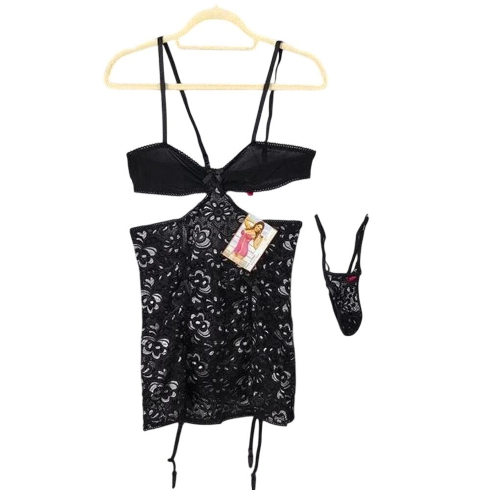 Exposed by Magic Silk Peek-a-Bow Black Floral Lace Chemise G-String Set B416 NEW